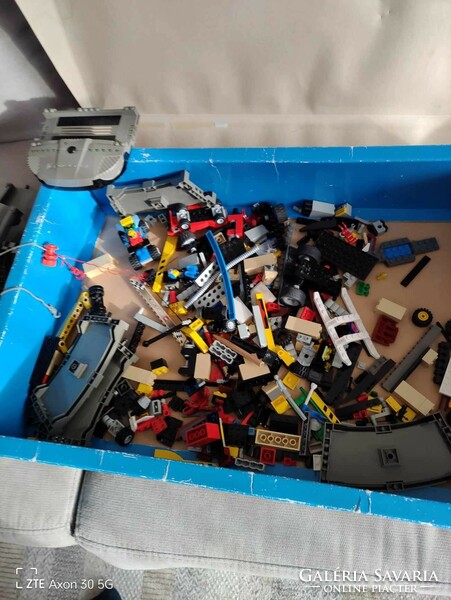 Eladó Lego 8364 viszonylag ritkább,de sajnos hiányos