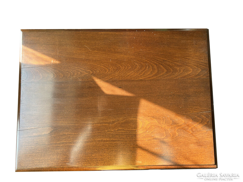 Antik Bieder varróasztal, 84 x 42 x 54 cm-es nagyságú. 9001