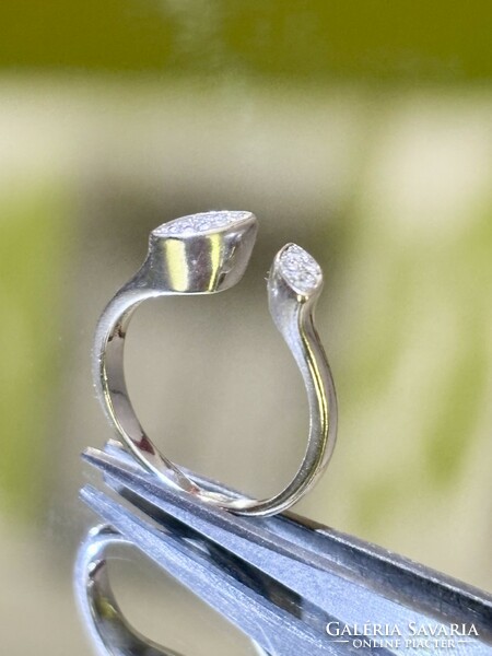 Különleges, káprázatos ezüst gyűrű