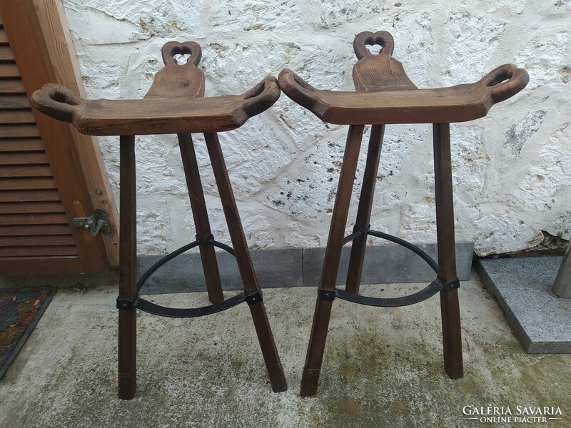 2 old bar stools