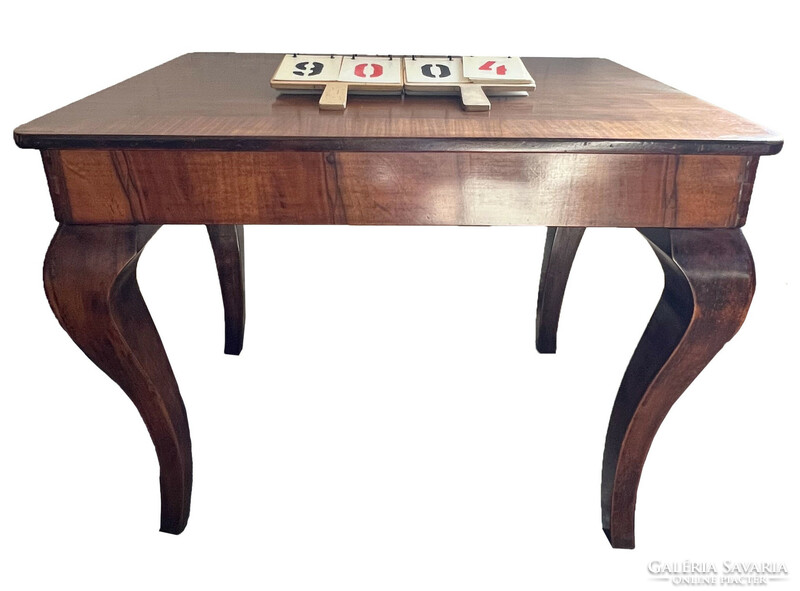Art deco dining table, veneered, 77 x 78 x 95 cm. 9004