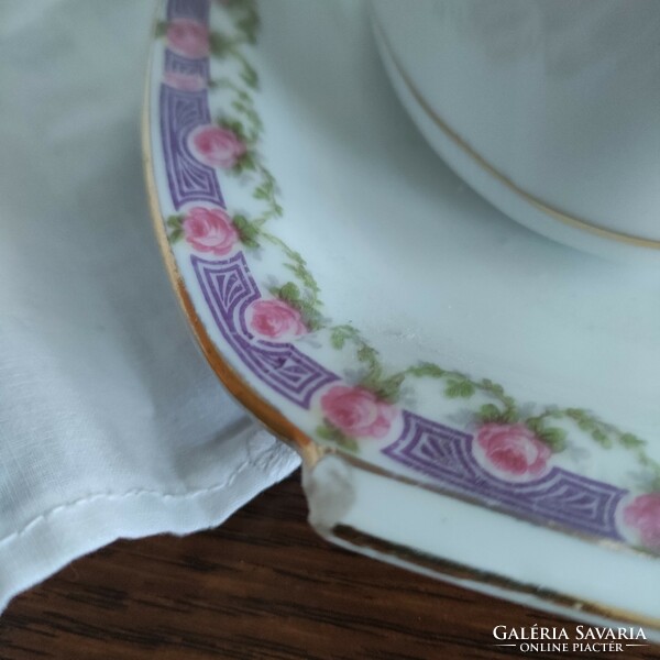 Large sauce bowl with a rose pattern