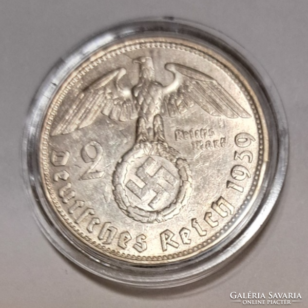 Swastika silver 2 imperial marks 1939. (987)