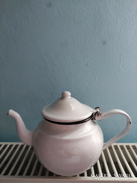 White enameled tea or coffee pot 0.7 dl.