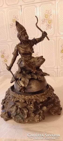 Oriental, Hindu or Buddhist bronze statue, table bell