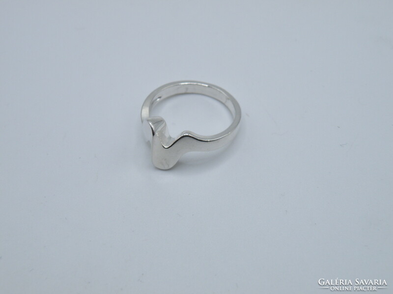 UK0168  Hullám mintájú ezüst 925 gyűrű méret 56