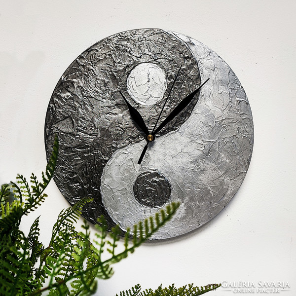 PilipArt: Ezüst Yin Yang kézműves falióra 25cm