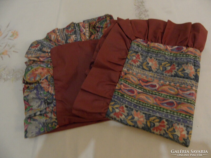 Ruffled decorative pillow cover (2 pcs.)