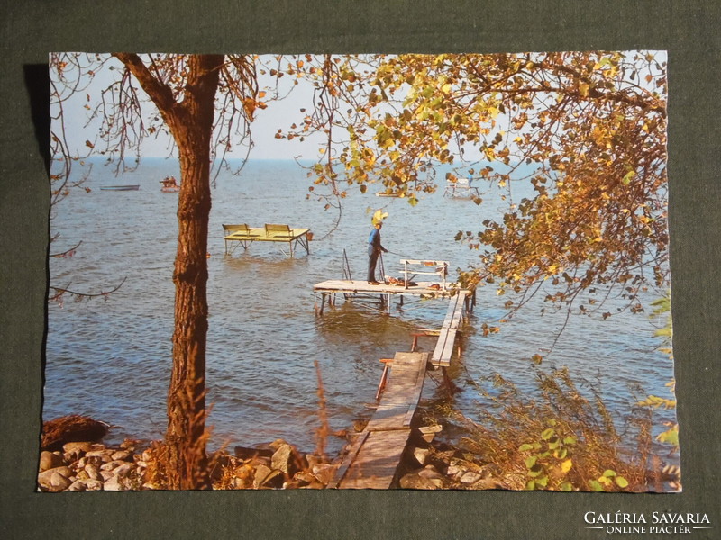 Képeslap, Balaton part  részlet, stégekkel horgászokkal
