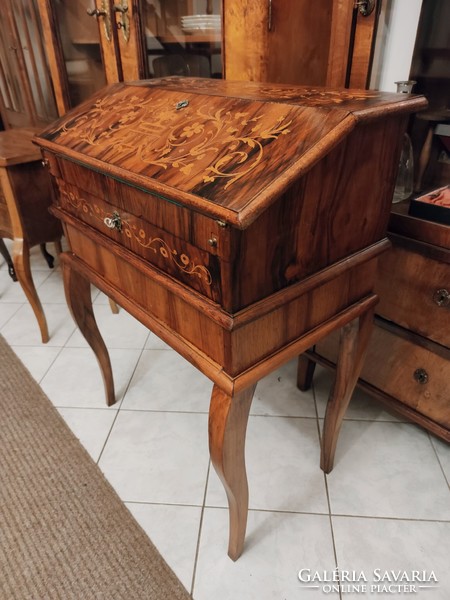 A real little jewelry box! Beautiful, antique, marquetry writing desk / desk with hidden compartments