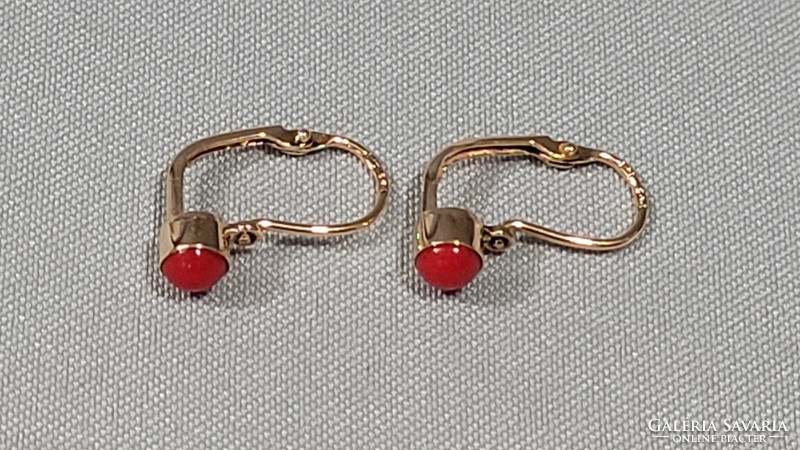 14 K gold children's earrings with red stone 0.83 g