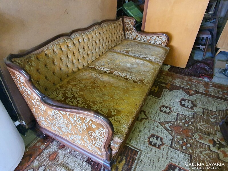 Neobarokk kanapé