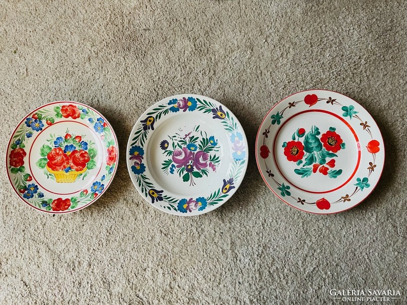Retro 3 types of wall plates with folk motifs
