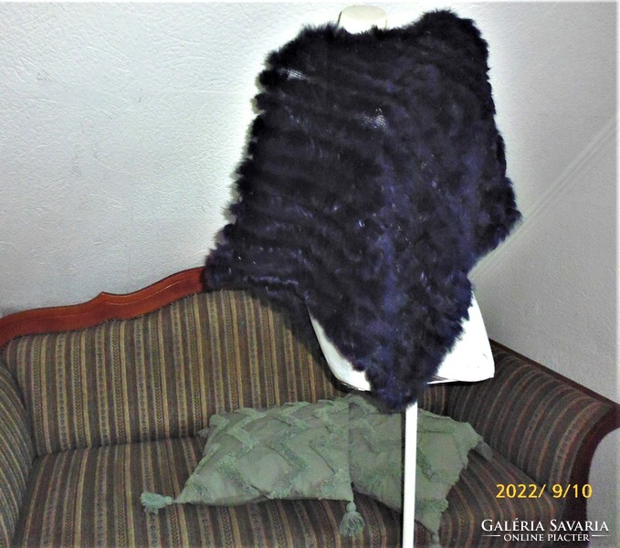 Dark blue fur poncho for sizes xs-m and es.