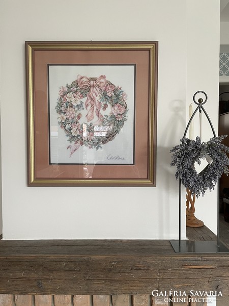 Csodás pasztell kép, keresztszemes koszorút ábrázoló nyomat 56x51 cm