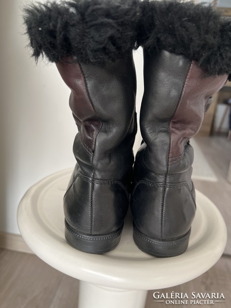 Black-burgundy leather warm lined boots size 38