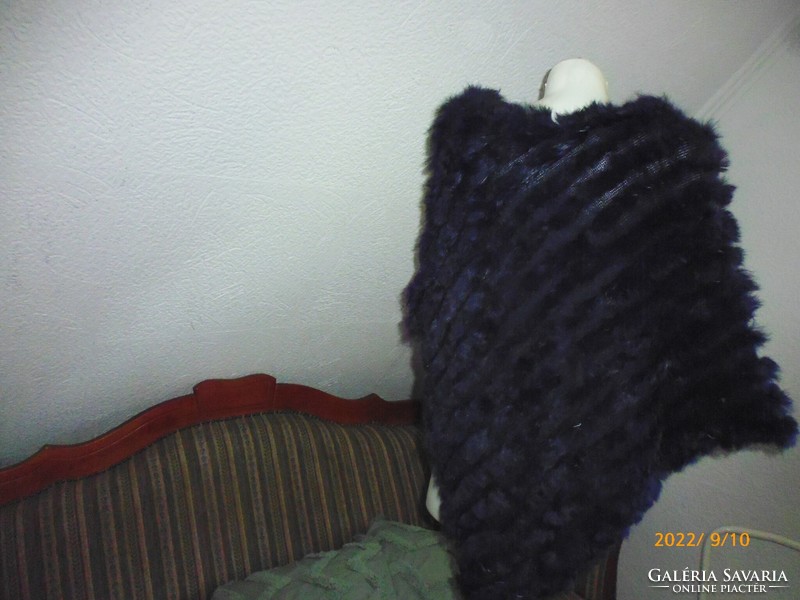 Dark blue fur poncho for sizes xs-m and es.