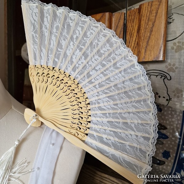 Wedding ele24 - off-white bridal lace fan