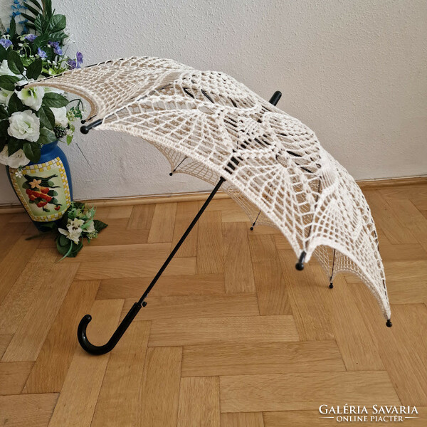 ESKÜVŐ ELE06 - Horgolt ekrü színű menyasszonyi csipke napernyő