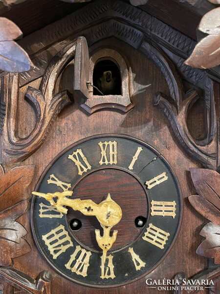 Nicely carved cuckoo clock (large size)