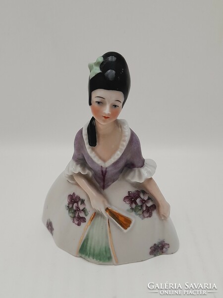 Vintage porcelain figurine, 10.5 cm