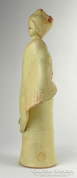 1Q750 Hibátlan jelzett fátylas kerámia nő figura 30 cm