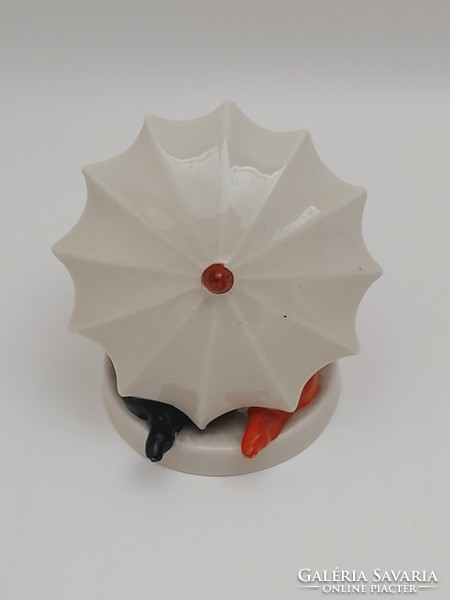 Esernyős kutyák, porcelán figura, 5,2 cm