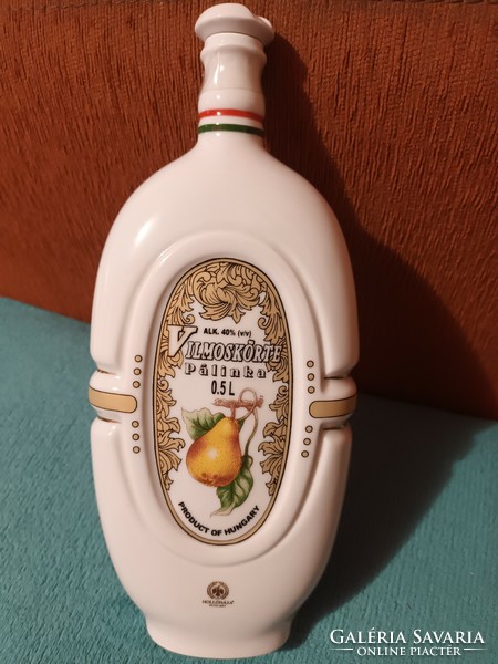 0.5 L bottle of wilmoskerte brandy from Hollóháza, várda-drink flawless