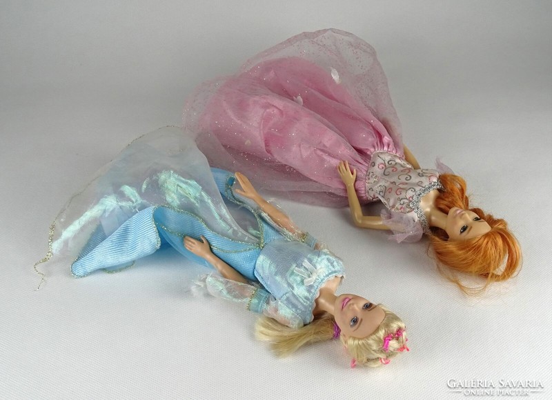 1Q536 Mattel barbie doll pair dressed 2015