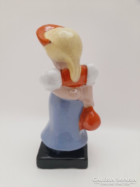 Komlós kerámia figura, korsós kislány, 15,3 cm