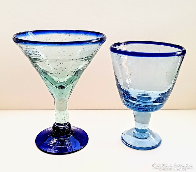 Kézműves szakított színes üveg talpas poharak 2db együtt 14-12.5cm