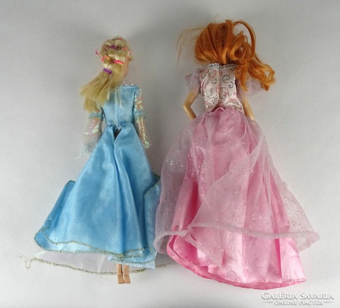 1Q536 Mattel barbie doll pair dressed 2015