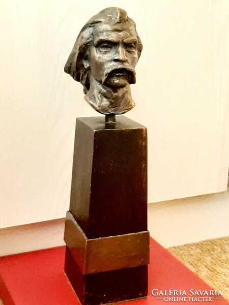 Dózsa György  fej szobor  1960 - as évekből