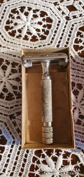 Old metal safety razor