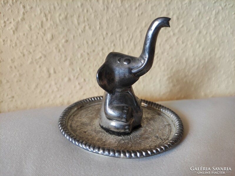 Szerencsét hozó kedves kis fém elefánt  Gönczi "Maxi" fotóművész hagyatékából