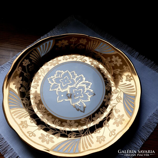 Aranyszínű porcelán asztalközép