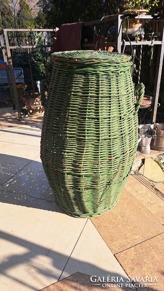 Large clothes basket wicker basket. Size: 73 cm high