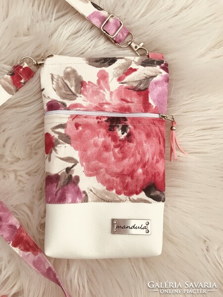 Virágmintás telefon táska