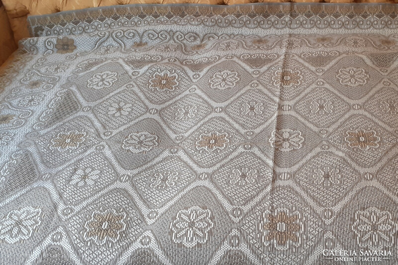 Old bedspread, tablecloth, carpet. 180X134 cm