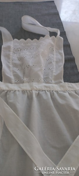 Machine embroidered white apron