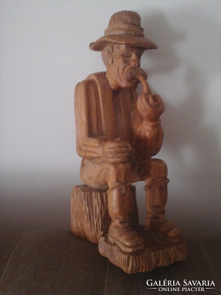Transylvanian uncle with a pipe - wood carving, marked