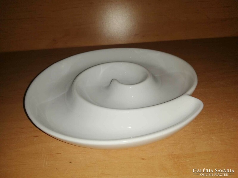 Csiga vonalú porcelán tányér, kínáló - 17,5  cm (2p)