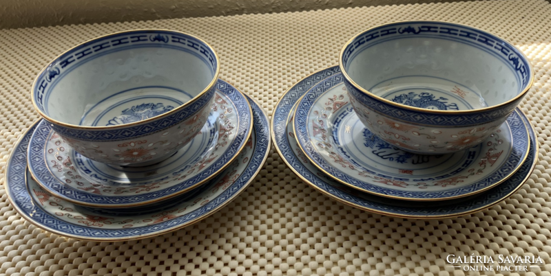 Set of richly painted Chinese rice bowls with a dragon pattern