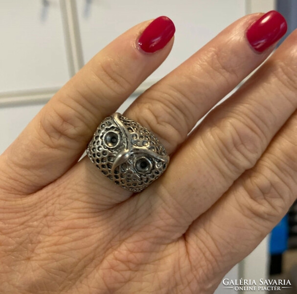 Silver-colored decorative owl figure women's ring (a piece of a giant owl collection)
