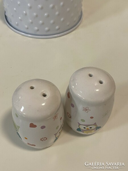 2 ceramic owl salt and pepper shakers new (pieces of a huge owl collection)