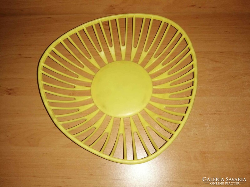 Retro yellow plastic fruit or bread basket (6p)