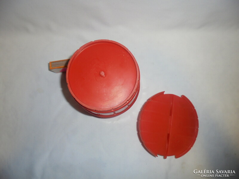 Retro pot-shaped spice holder - plastic