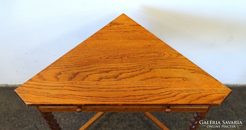1Q570 Csavart lábas koloniál jellegű előszobai sarok asztal lerakóasztal