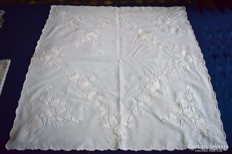 Kalocsa flower pattern tablecloth, tablecloth, embroidered needlework 81 x 85 cm