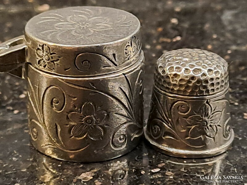 In an extra silver plated British marked thimble box